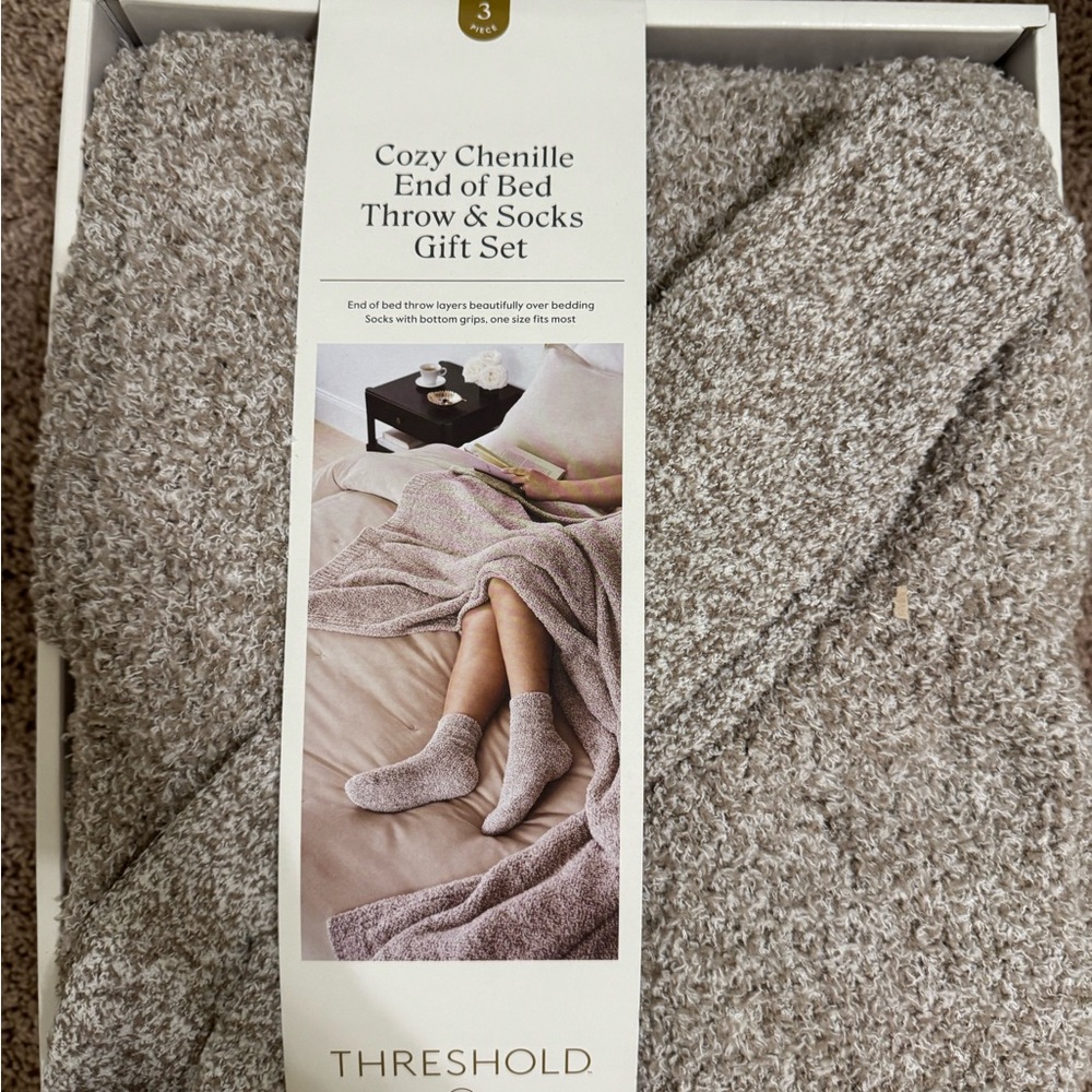 Threshold Chenille Bed Throw & Socks Set - Cream